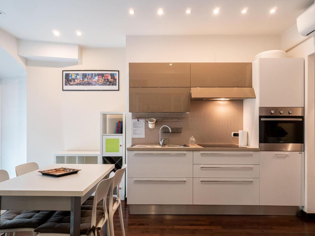 The Best Rent - Modern Duomo Apartment 밀라노 외부 사진