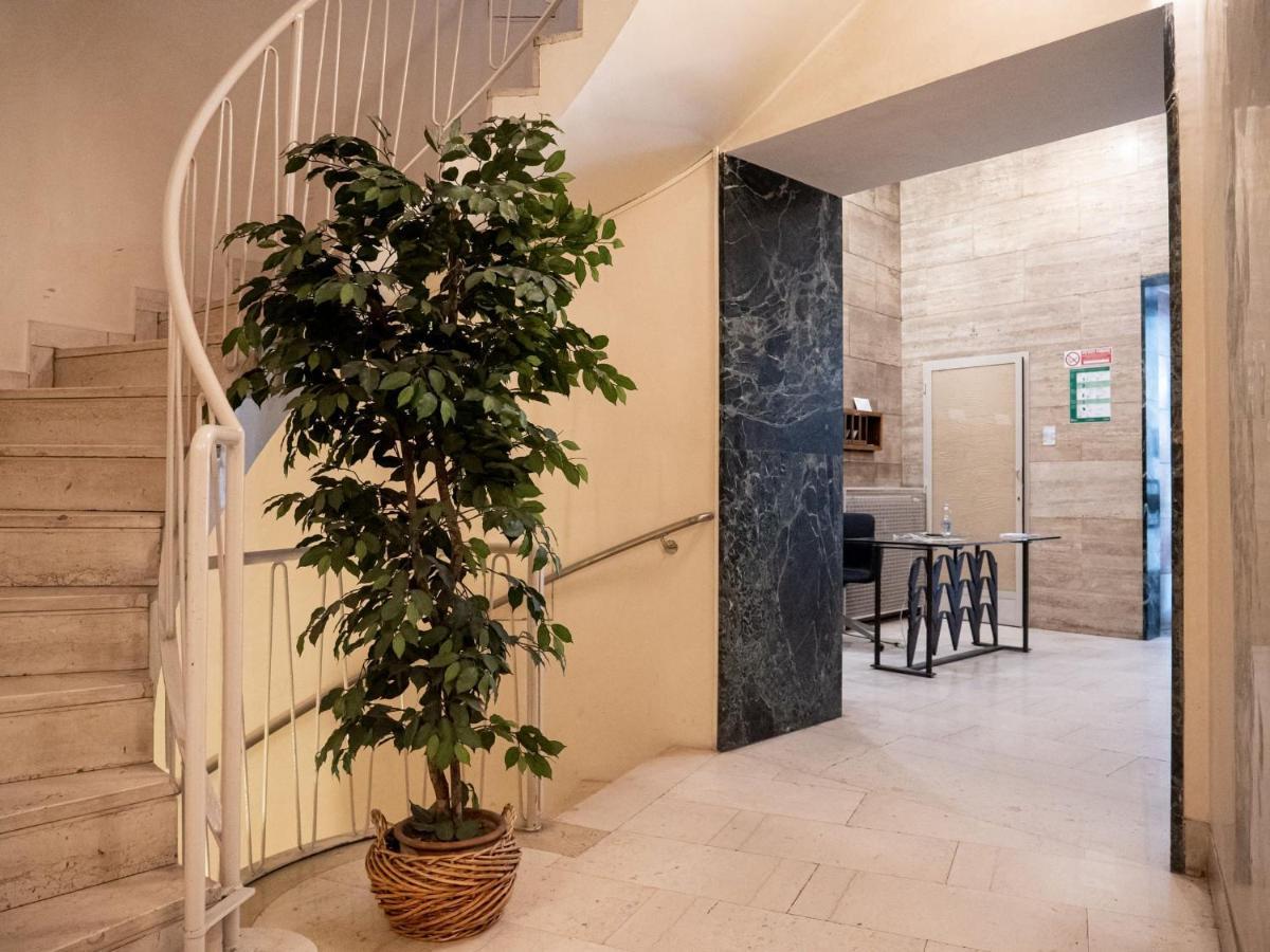 The Best Rent - Modern Duomo Apartment 밀라노 외부 사진